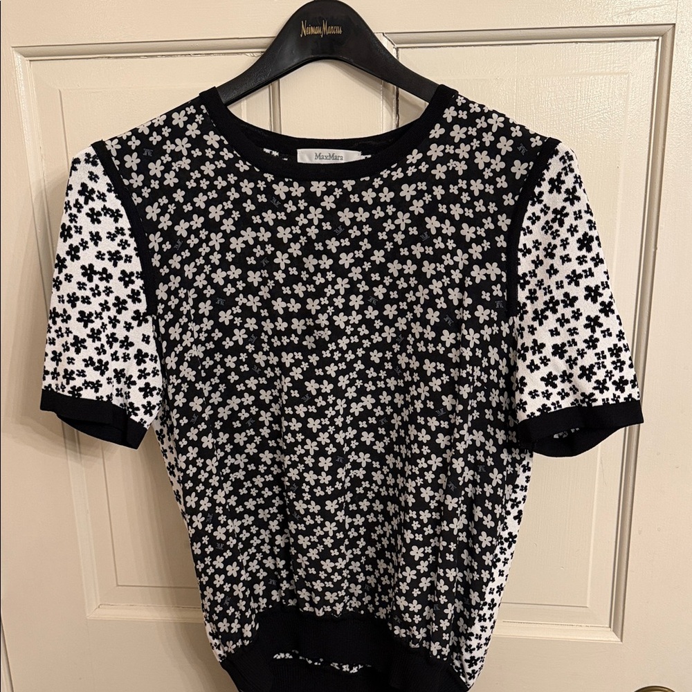 Max Mara Black and White Floral Patterned Top size Medium